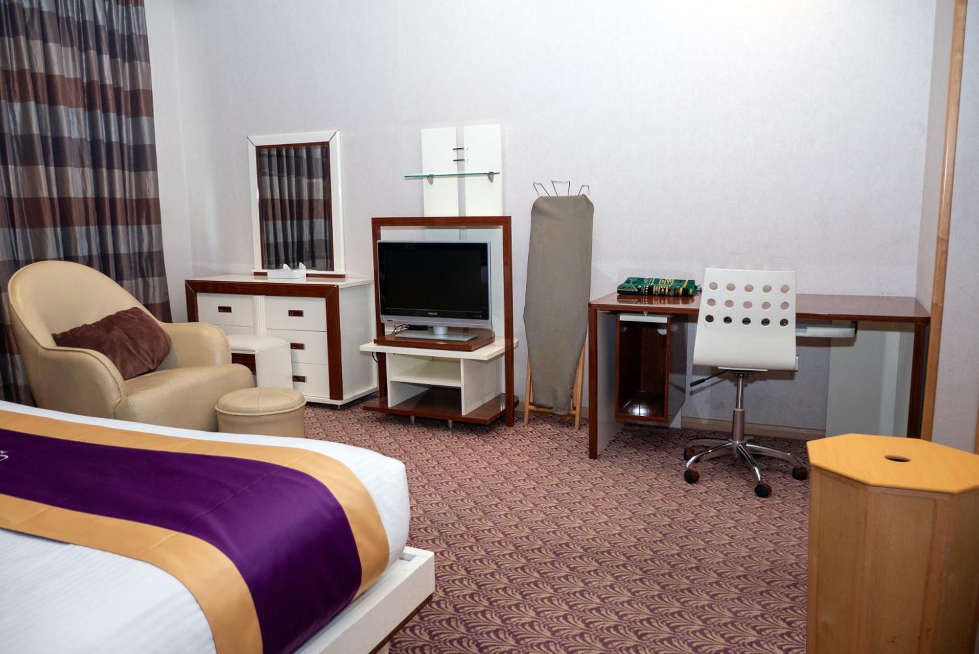 One Pavilion Luxury Serviced Apartments Манама Екстериор снимка