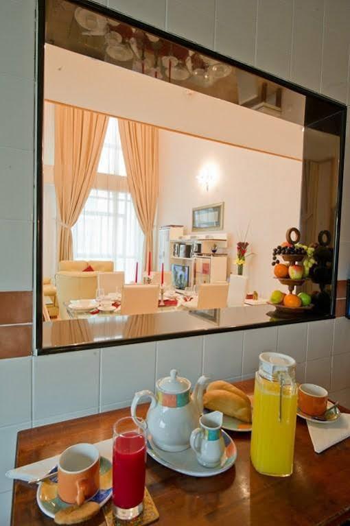 One Pavilion Luxury Serviced Apartments Манама Екстериор снимка